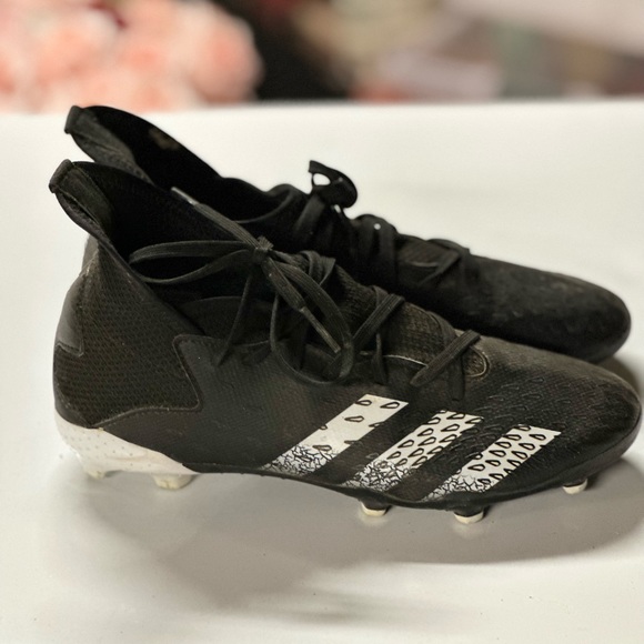 Boys Adidas Predator Accuracy Soccer Shoes Cleats Size 4.5 - Picture 3 of 4